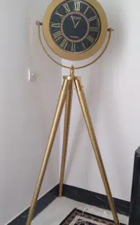 ساعت پایه دار