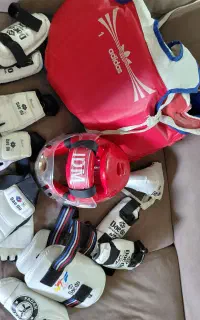 وسایل مبارزه تکواندو