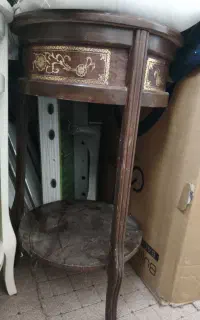۲عددمیزپایه‌دارمحکم فروش فوری