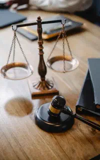 وکیل پایه یک دادگستری