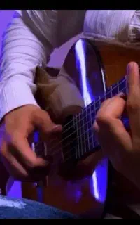 آموزش گیتار ،پیانو ،آواز پاپ.کمانچه و کوبه ای