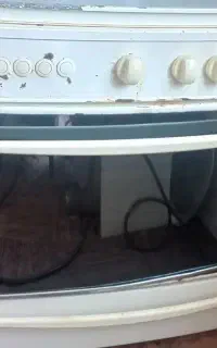 تعدادی لوازم خانه به فروش میرسه