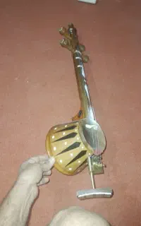 کمانچه پشت باز لری بسیار خوش صدا وبا کفیت سالم
