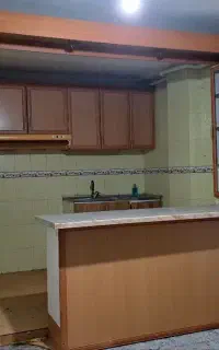 فروش کابینت آشپزخانه دست‌دوم باجزیره و باکس هالوژن