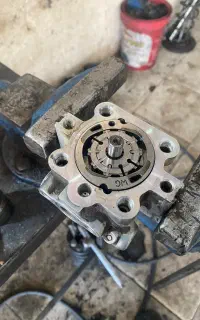 تعمیر تخخصی جعبه فرمان و پمپ هیدرولیک