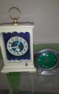 دوعددساعت‌رومیزی‌کوکی‌زنگدار..