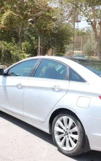 سوناتا YF 2012