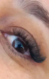 کاشت و اکستنشن  مژه بابهترین متریال و کیفیت
