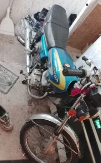 هندا کویر ۱۲۵ کاربرات مدل ۴۰۱ مدارک کامل ب نام