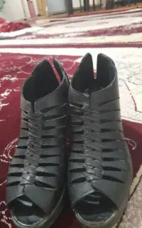 صندل در حد نو شماره ۴۰