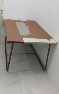 میز آهنی بزرگ