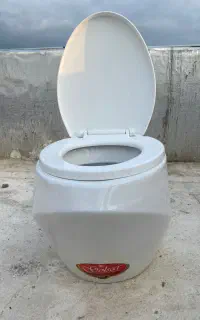 توالت فرنگی والهنگ گلسار