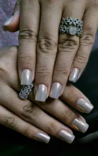 کاشت ناخن،کاشت مژه