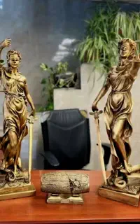 وکیل پایه یک دادگستری، خدمات مالی.حسابداری.بیمه