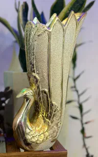 گلدان سفالی طلایی طرح طاووسی