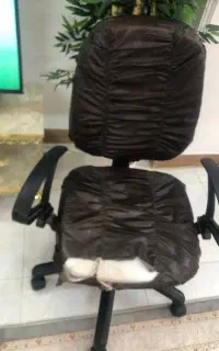 صندلی چرخدارو میزتحریر