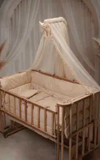 تخت کنار مادر چوبی