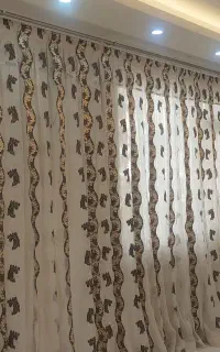 پرده سلطنتی کم کار وسالم