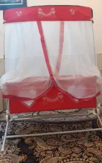 گهواره فلزی تاشو