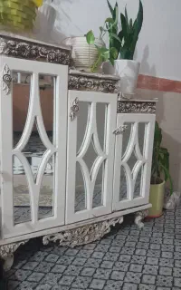 میز و جاکفشی