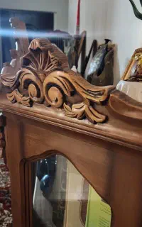 کتابخانه با تمام کتاب های نفیس