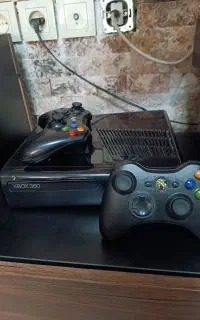 XBOX 360 slim