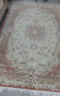 دو عدد فرش ۶ متری سالم