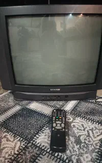 تلویزیون 21اینچ رنگی صنام همراه بادستگاه دیجیتال