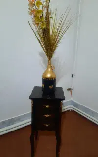 میزتلفن وگلدان