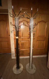 چوب لباسی ایستاده