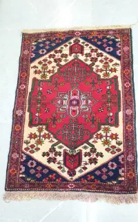 فرش دست بافت ذرع و نیم (یک در یک ونیم)
