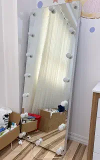 آینه قدی چراغ دار سفید