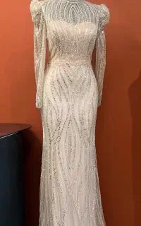 فروشنده لباس مجلسی