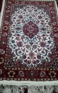 فرش دست بافت بابهترین بافت وخامه زر نیم