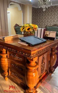 مبلمان کلاسیک اداری میزگرجی نیمست کلاسیک