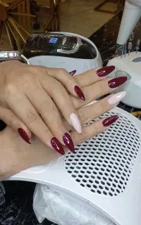 کاشت وترمیم ناخن