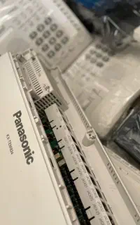 سانترال گویا خودکار و تلفن مادر ۷۷سی/تلفن رومیزی