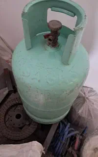 کپسول گاز و اجاق حیاطی