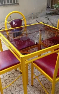 میز وصندلی