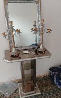 آینه و شمعدان با کنسول سالم و تمیز