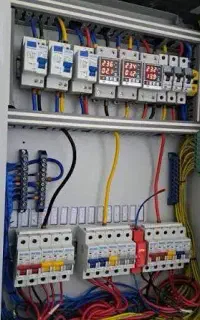برقکار نصب انواع محافظ برق مسکونی 3فاز و تک فاز