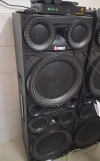 اسپیکر ایستاده