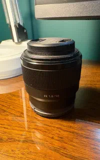 لنز سونی ۵۰ میلیمتر اف ۱.۸