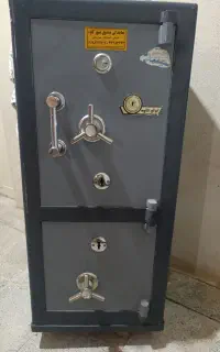 گاوصندوق در حد نو