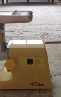 چرخ گوشت کاملا نو استفاده نشده
