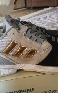 کفش adidas