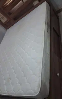 تخت و پاتختی