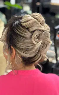 تخفیف بهاره برای تمامی خدمات زیبایی سالن دلپذیر