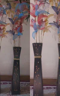 گلدان با گل مصنوعی