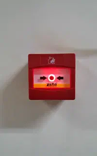 نصب و راه اندازی پنل و قطعات اعلام حریق